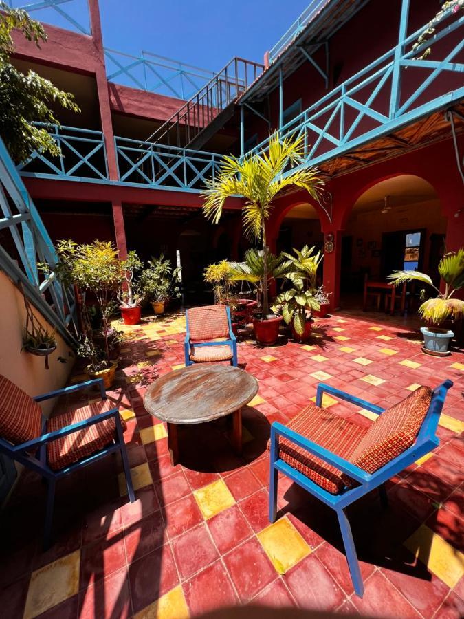 Flyfishes Hotel Saint-Louis Extérieur photo