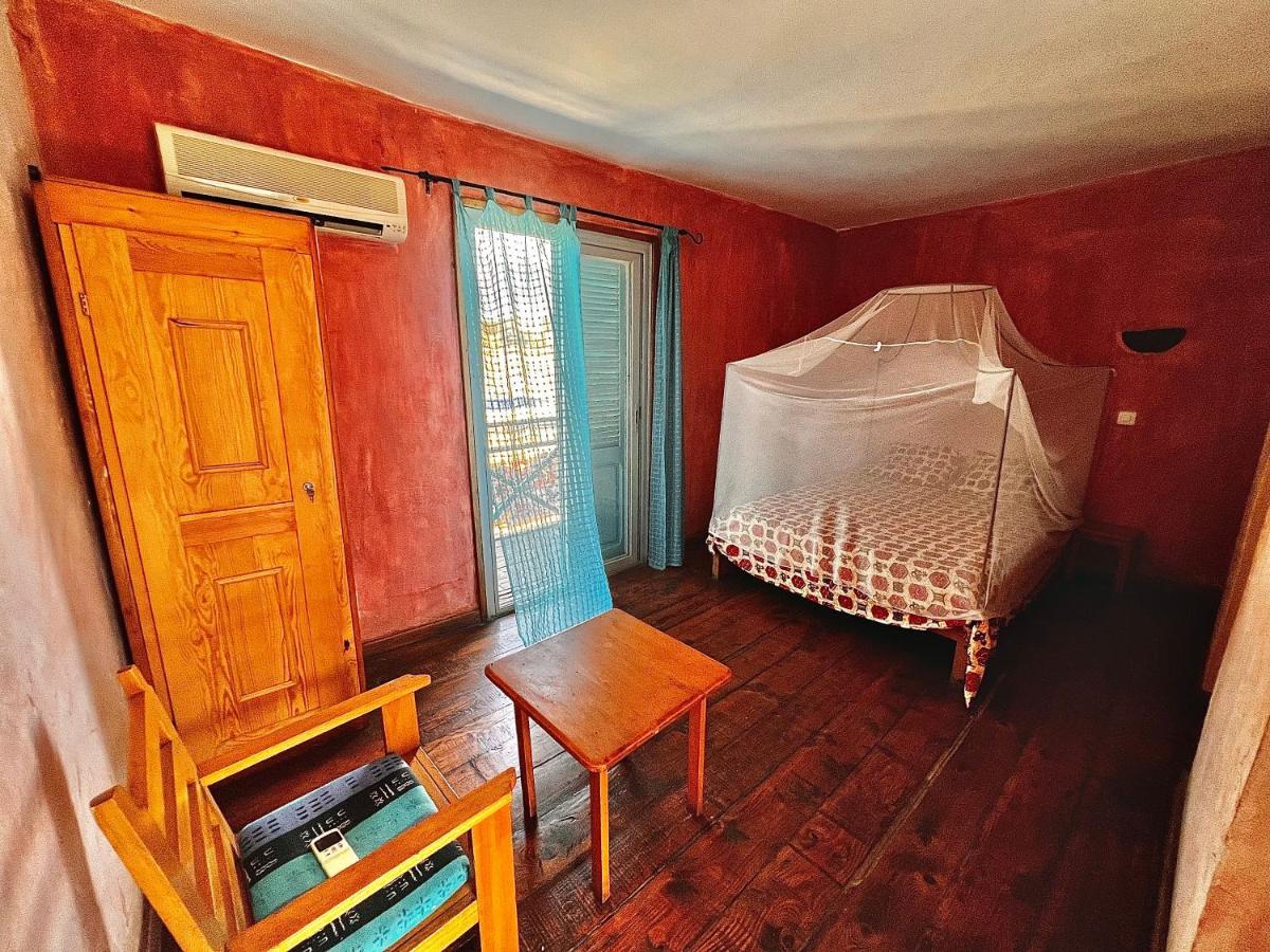 Flyfishes Hotel Saint-Louis Extérieur photo